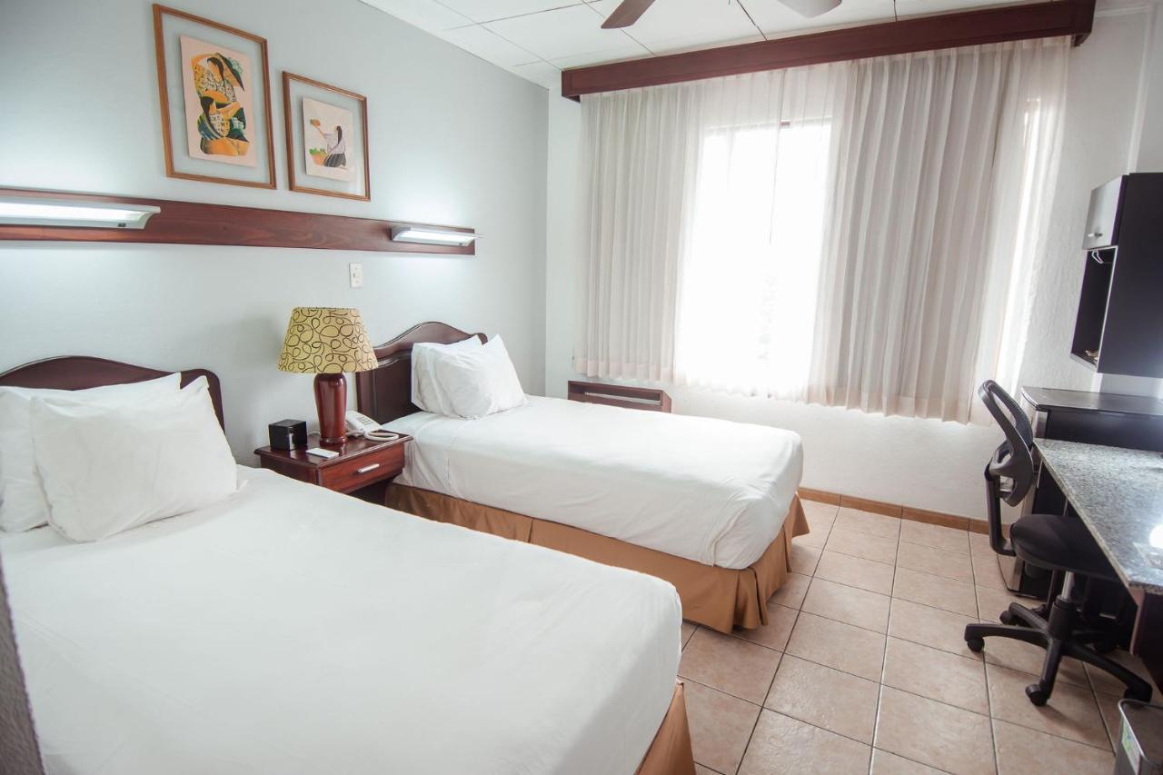 La Sabana Hotel Suites Apartments San José Esterno foto